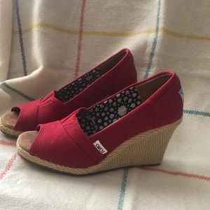 Used Toms Red Womens Wedges
